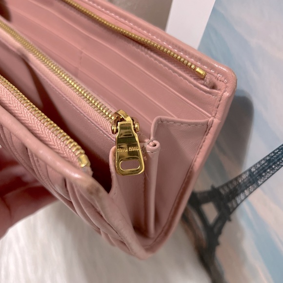 Miu Miu
Pink continental wallet - Picture 13 of 16